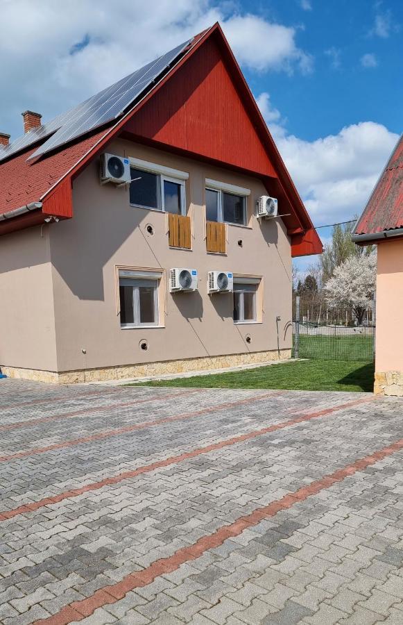 Relax Apartman Siofok-Sosto Exterior photo