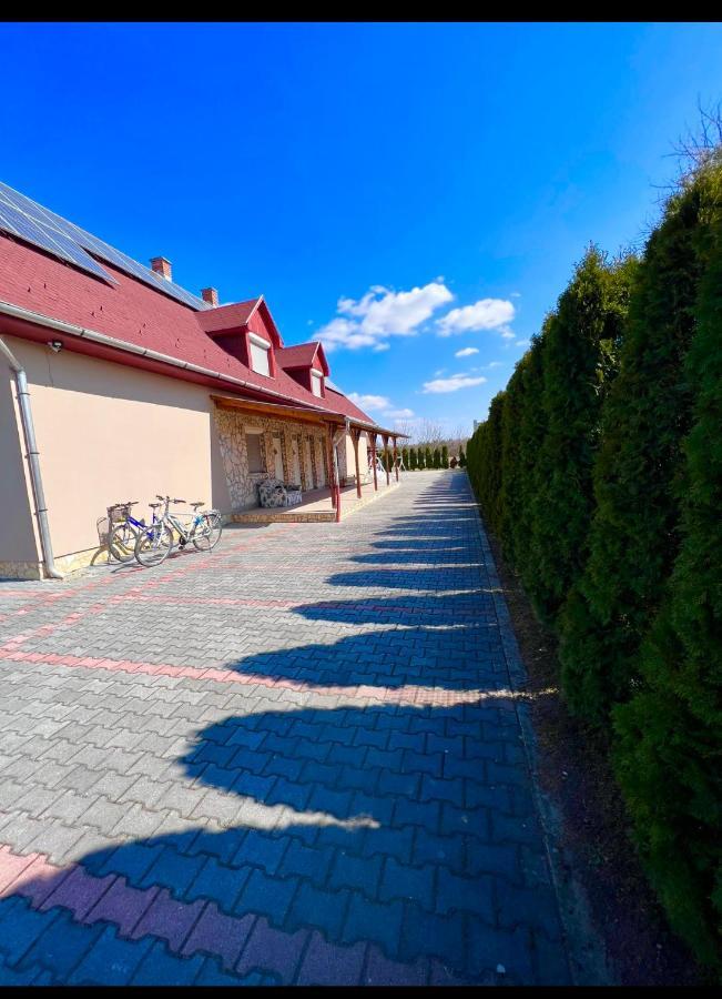 Relax Apartman Siofok-Sosto Exterior photo
